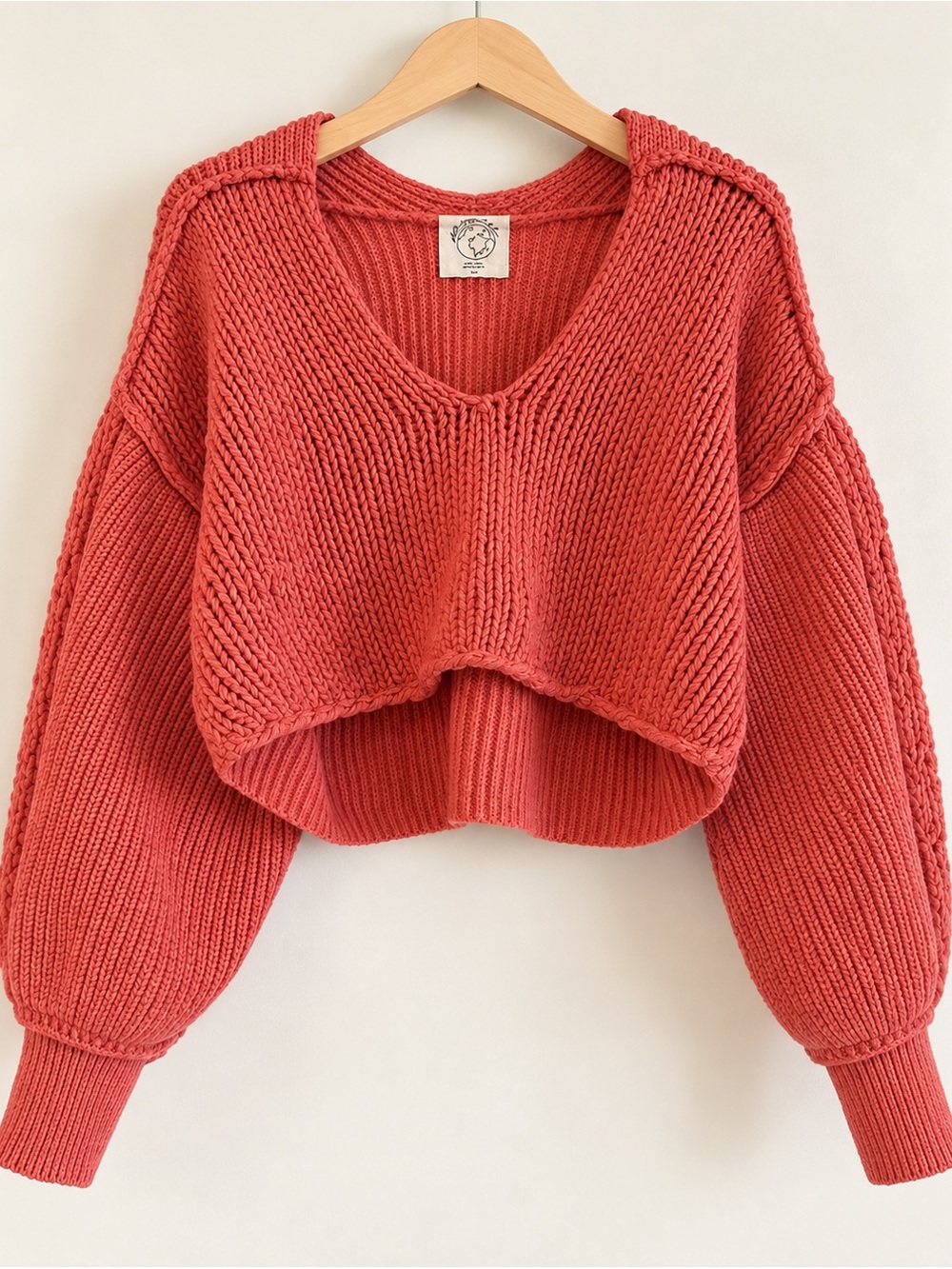 Free People We The Free Cropped V-Neck Sweater in Coral Pink Size XS